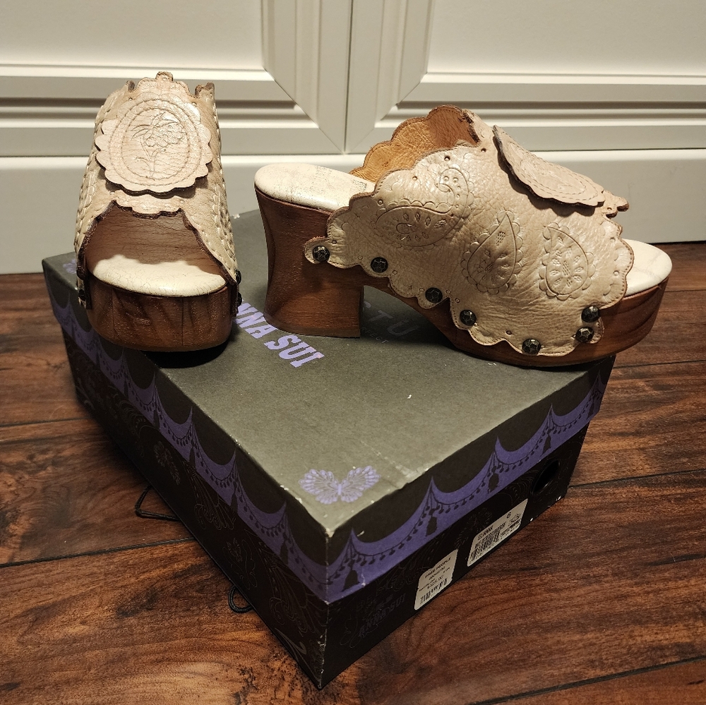 Anna Sui Bed Stu Free People White Beige Platform Clogs  Women's Heels